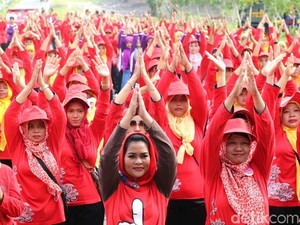 Senam, Tebar Ikan dan Mancing, Kegiatan Puti Bersama Warga Lumajang