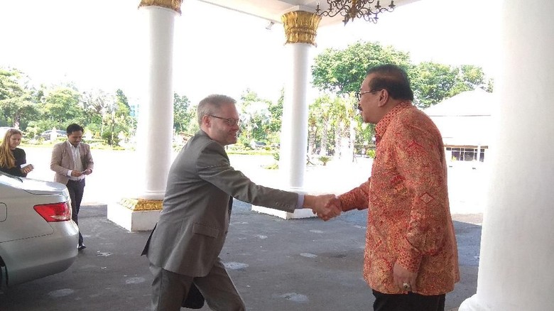 Terima Dubes Denmark, Ini Investasi yang Ditawarkan Pakde Karwo Terima Dubes Denmark, Ini Investasi yang Ditawarkan Pakde Karwo