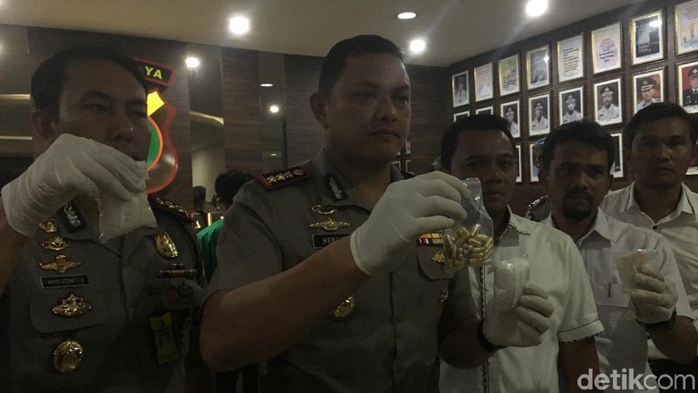 Polres Jakbar Ungkap Narkoba Jenis Baru yang Diatur dari Lapas Polres Jakbar Ungkap Narkoba Jenis Baru yang Diatur dari Lapas