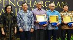 Patuh Bayar Pajak, BCA Terima Penghargaan dari Sri Mulyani