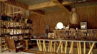 Mau ngopi ditemani suasana tradisional? Datang ke Kopi Desa saja. Semua interiornya terbuat dari kayu. Keren! Foto: Istimewa