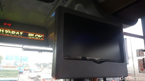 Fasilitas bus bertarif Rp 20 ribu ini cukup 'wah'.
