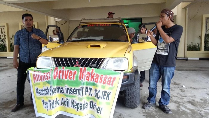 Ratusan Driver Go-Car Makassar Demo Tolak Insentif Murah