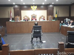 Sekda Sebut Bupati Rita Terima Rp 7 M dari Fee Proyek 2010-2016