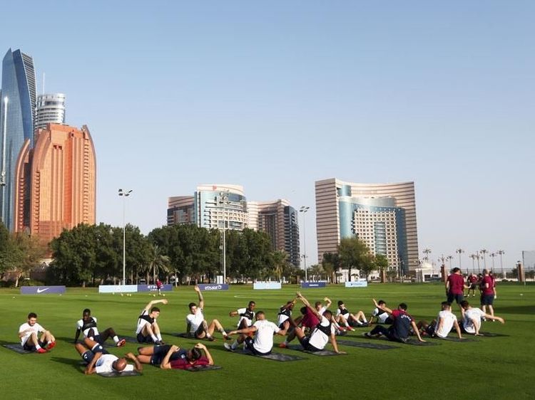 Latihan Santai City di Bawah Hangatnya Matahari Abu Dhabi