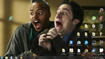 Ekspresi kocak seolah kaget melihat folder Internet Explorer. Foto: Boredpanda