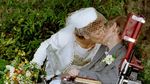 Potret Kisah Cinta Rumit Stephen Hawking