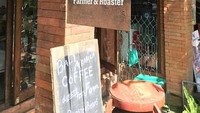 Mau menikmati secangkir kopi Kintamani yang enak? Datangi Old Friend Coffee. Coffee shop ini mendapatkan kopi langsung dari petani dan mengolahnya sendiri. Foto: Istimewa