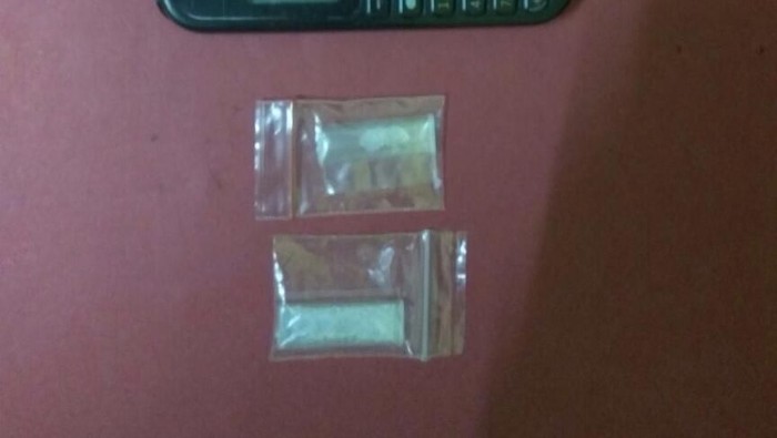 Polisi Tahan Bos Pabrik Kertas yang Tertangkap Pakai Sabu