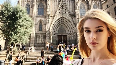 Foto: Gaya Traveling Atlet Voli Rusia yang Secantik Barbie