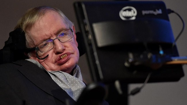 4 Gejala Penyakit ALS yang Melumpuhkan Seperti Menyerang Stephen Hawking