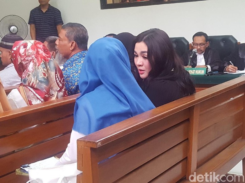 Hamil, Vicky Shu Didahulukan dalam Sidang First Travel Hamil, Vicky Shu Didahulukan dalam Sidang First Travel