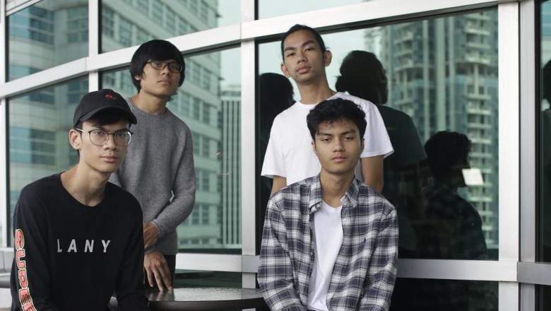 Banyak Bicara Cinta, Apa Maknanya Bagi Midnight Fusic? Banyak Bicara Cinta, Apa Maknanya Bagi Midnight Fusic?