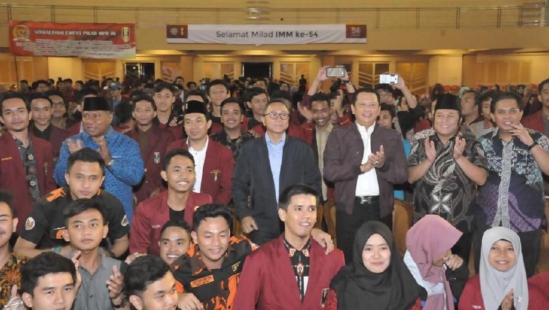 Zulkifli Hasan: Jangan Intervensi KPK untuk Tetapkan Tersangka Zulkifli Hasan: Jangan Intervensi KPK untuk Tetapkan Tersangka