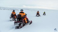 Paket tur main snowmobile, dibanderol dari harga ISK (Icelandic Krona) 25.990 atau jika dirupiahkan sekitar Rp 3,6 juta. Tentu, harga segitu tidak ada apa-apanya dengan gaji Ronaldo di Real Madrid sebesar Rp 7 miliar per pekannya (Arctic Adventures)
