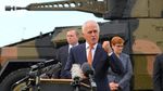 Gaya PM Australia Selfie Bareng Tentara