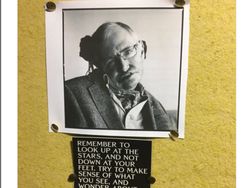 Tribut Menyentuh Netizen Buat Stephen Hawking
