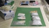Pentylone ini memiliki beberapa efek termasuk halusinasi dan insomnia. Polisi tengah memburu pemasok barang haram ini yang diduga mengontrol dari dalam Lapas Tangerang.