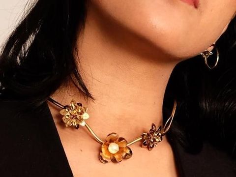 5 Kalung yang Bikin Penampilan Simpel Kamu Lebih Standout