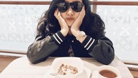 Semangkuk sereal dan secangkir teh manis, jadi pilihan menu sarapan Cita ketika tengah berpergian ke berbagai kota. Foto: Instagram @cita_citata