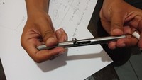 Berdasarkan pemeriksaan yang dilakukan, komplotan ini telah menjual sebanyak 15 buah pen gun. Komplotan ini dengan pembeli menggunakan kode Pena Ajaib untuk menyebut benda berbahaya ini. (Dok. Istimewa)