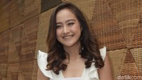 Ada beberapa yang memuji kecantikan dara yang juga terkenal sebagai selebgram itu. Pool/Noel/detikFoto.