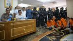 Foto: Ini 85 Penjudi yang Diciduk Polisi di Sawah Besar