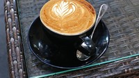 Mau minum kopi enak? Datang ke Freak Coffee karena ada kopi arabika dari Kintamani yang selalu tersaji segar. Foto: Istimewa