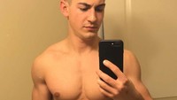 Menurut Censor ia butuh waktu lima tahun dari mulai berolahraga sampai akhirnya memiliki tubuh seperti sekarang. (Foto: Instagram/faze_censor)