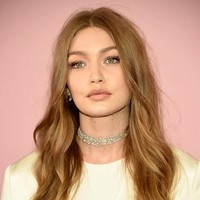 Semakin ke sini, Gigi Hadid terlihat semakin cantik. Foto: Getty Images
