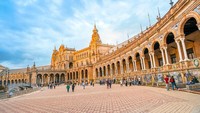 Sevilla sudah menjadi salah satu tujuan populer di Spanyol bagi turis dunia, setelah Madrid dan Barcelona (Thinkstock)