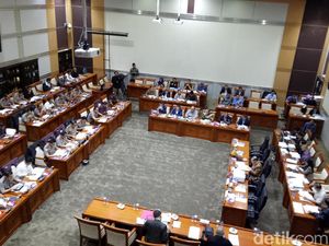 Kapolri Jelaskan Isu Penyerangan Ulama ke DPR
