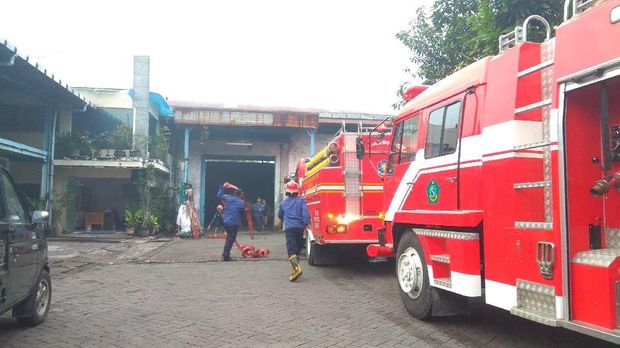 Saat petugas PMK datang, api sudah dapat dikuasai