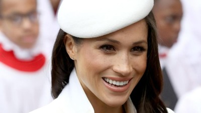 Foto: Pakai Topi Baret, Meghan Markle Hidupkan Lagi Gaya Puteri Diana