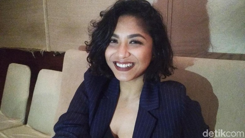 Pertama Kali Jadi MC, Nadine Waworuntu Tegang Pertama Kali Jadi MC, Nadine Waworuntu Tegang