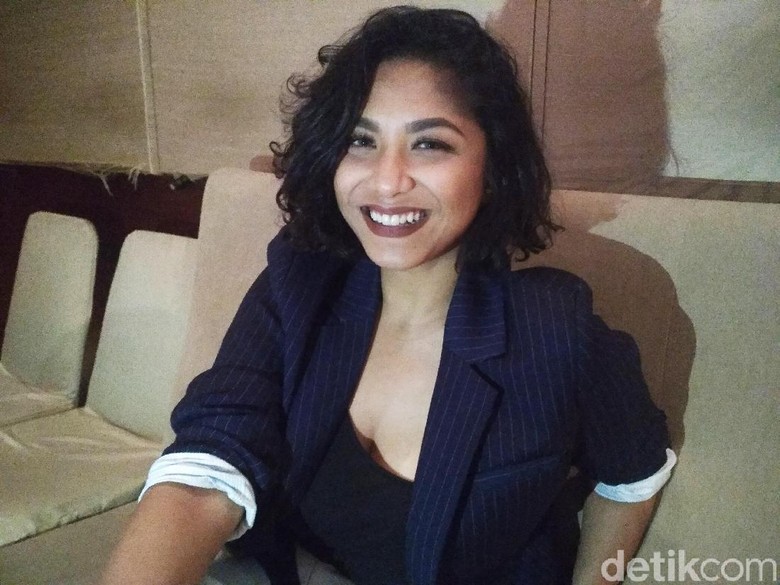 Nadine Waworuntu Tak Risih Ditanya soal Asmaranya dengan Abdurrahman Arif