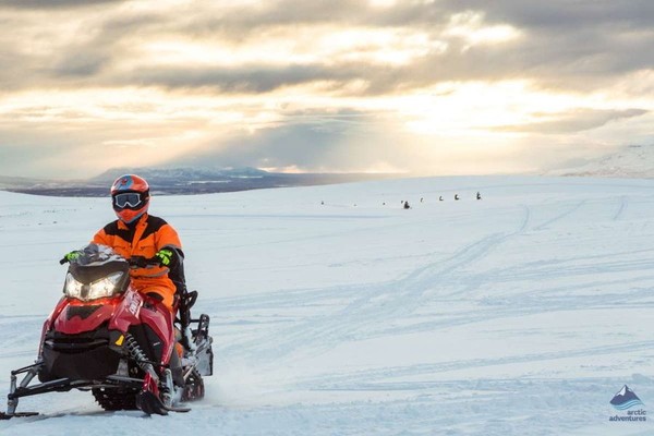 Arctic Adventures menawarkan paket adventure di Islandia. Dari snowmobile, sampai treking ke pegunungan salju (Arctic Adventures) Arctic Adventures menawarkan paket adventure di Islandia. Dari snowmobile, sampai treking ke pegunungan salju (Arctic Adventures)