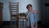 Menceritakan jatuh bangun Hawking sebelum dikenal sebagai fisikawan terhebat setelah Albert Einstein, film ini membawa Eddie Redmayne berhasil meraih Oscar pertamanya. Foto: (imdb)