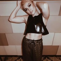 Disiplin adalah kunci Agnez Mo memiliki perut rata yang kerap dipamerkannya di Instagram. Dia bahkan memiliki akun media sosial khusus, MYFITNEZDIARY yang memperlihatkan kerja kerasnya demi memiliki perut sixpack dan tubuh berotot. Foto: Instagram