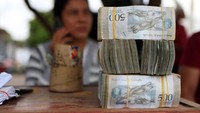 Tahun ini, inflasi diperkirakan bisa mencapai 13 ribu persen. REUTERS/Jaime Saldarriaga.