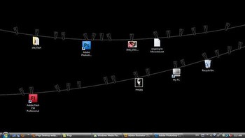 Folder-folder yang seolah digantung bak jemuran. Foto: Boredpanda