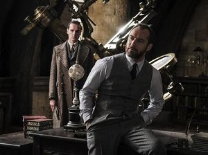 Lihat Serunya Aksi Dumbledore Muda di Fantastic Beasts Kedua
