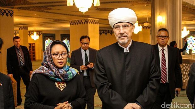 Menlu Retno saat kunjungan di Moskow