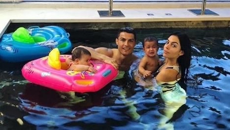 Selebriti Ini Juga Pakai Ibu Pengganti Seperti Cristiano Ronaldo/ Foto: Dok. Instagram/georginagio Selebriti Ini Juga Pakai Ibu Pengganti Seperti Cristiano Ronaldo/ Foto: Dok. Instagram/georginagio