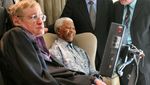 Momen Stephen Hawking Bersama Obama dan Tokoh Penting Dunia