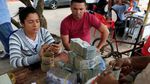 Foto: Ketika Uang Venezuela Jadi Barang Seni
