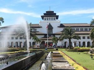 Mengulik Gedung Sate