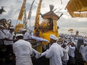 Desa Adat Bali Sedikitnya Butuh Rp 10 Miliar/Tahun untuk Ibadah