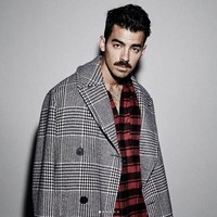 Joe Jonas Pernah Jerawatan Parah karena Coba Berbagai Produk Skincare