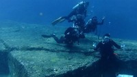 Asal-usul Monumen Yonaguni yang diperkirakan berusia sekitar 5.000-8.000 tahun itu masih misterius (kana_ey_/Instagram)